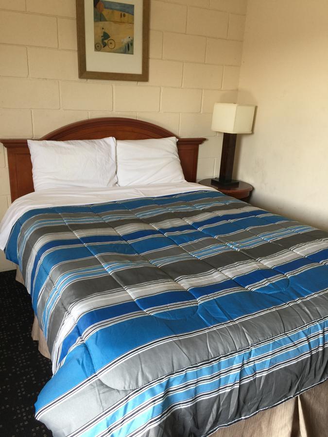 Lenox Hope Inn מראה חיצוני תמונה